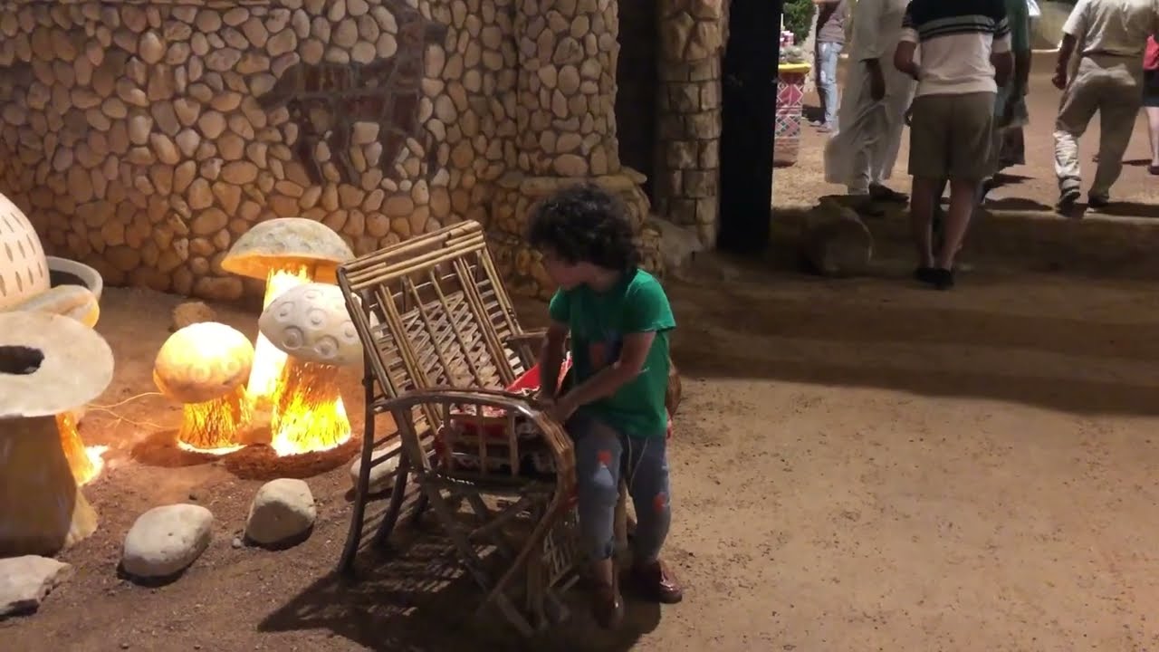 فلوج اخر يوم في المصيف بس ماكنش العشم بعد ما استعدينا وقولت هايفسحنا صدمني فالاول بس اتبسطنا فالاخر