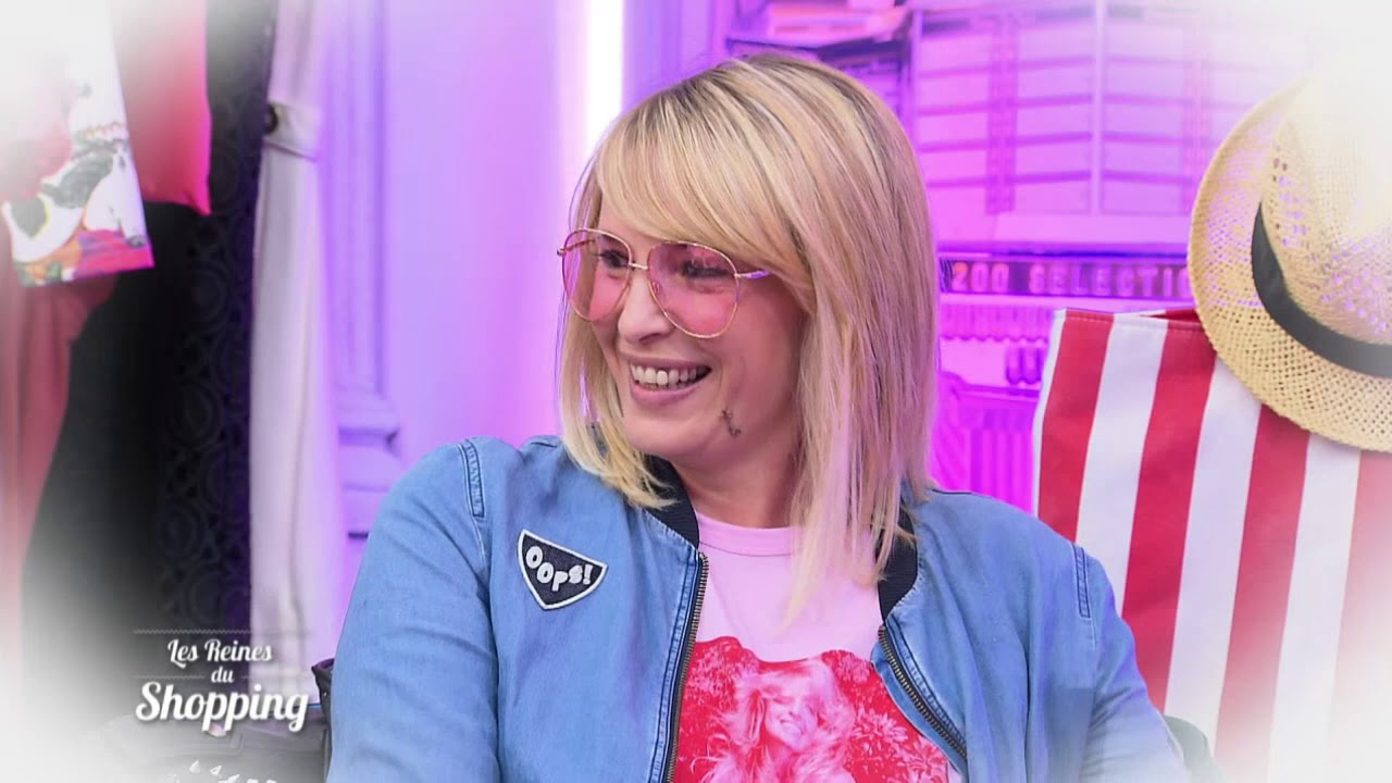 LES REINES DU SHOPPING---Élégante avec un decollet journée 2