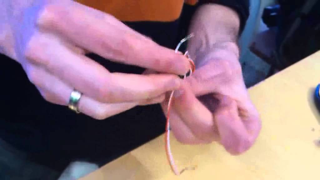 Building a Joule Thief to run LEDs from aluminum tabs and zinc screws