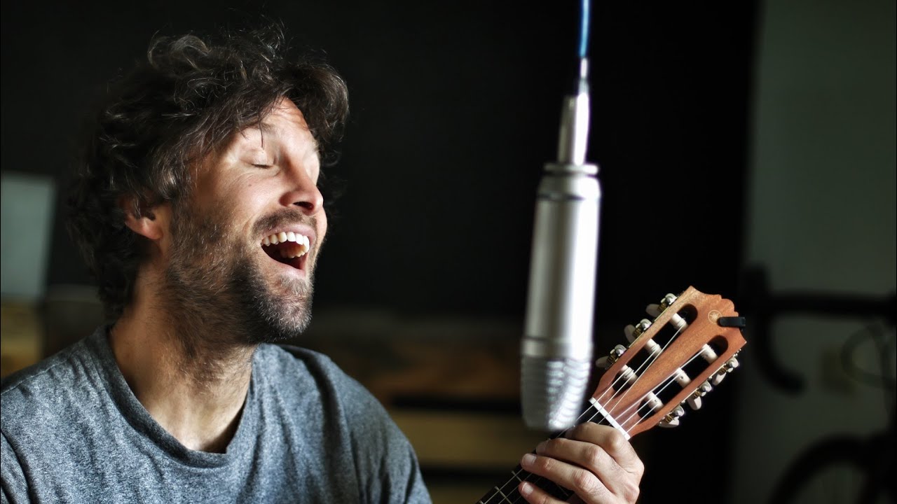 Sunrise - Norah Jones (Adrian Winkler acoustic cover with voice & guitarlele)