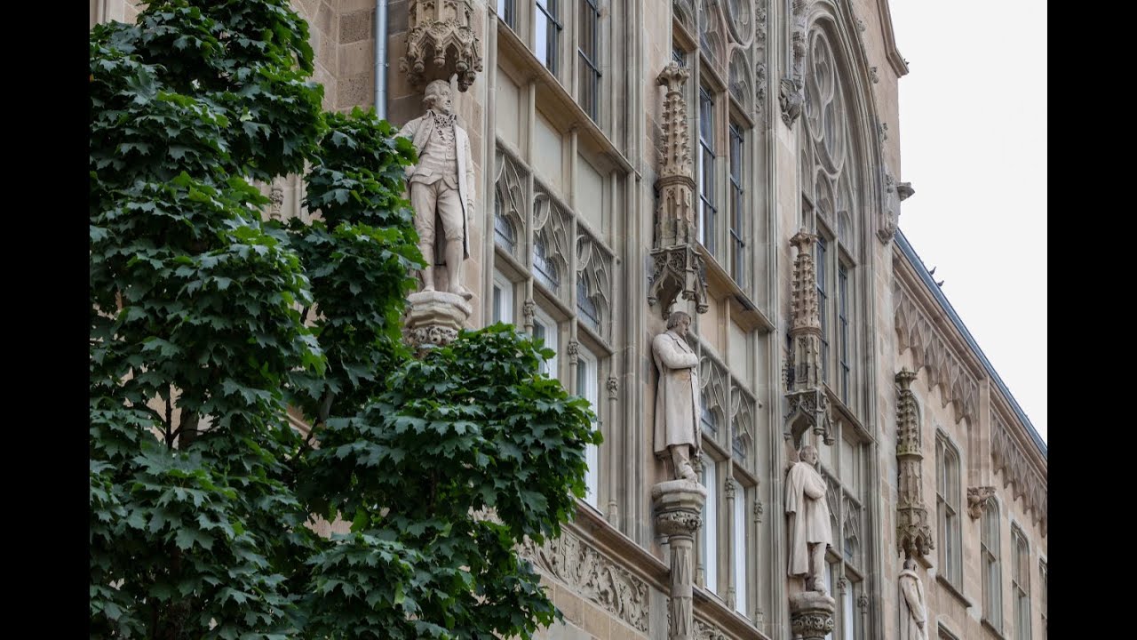 Ein Schulgebäude wie der Kölner Dom – Hansa-Gymnasium