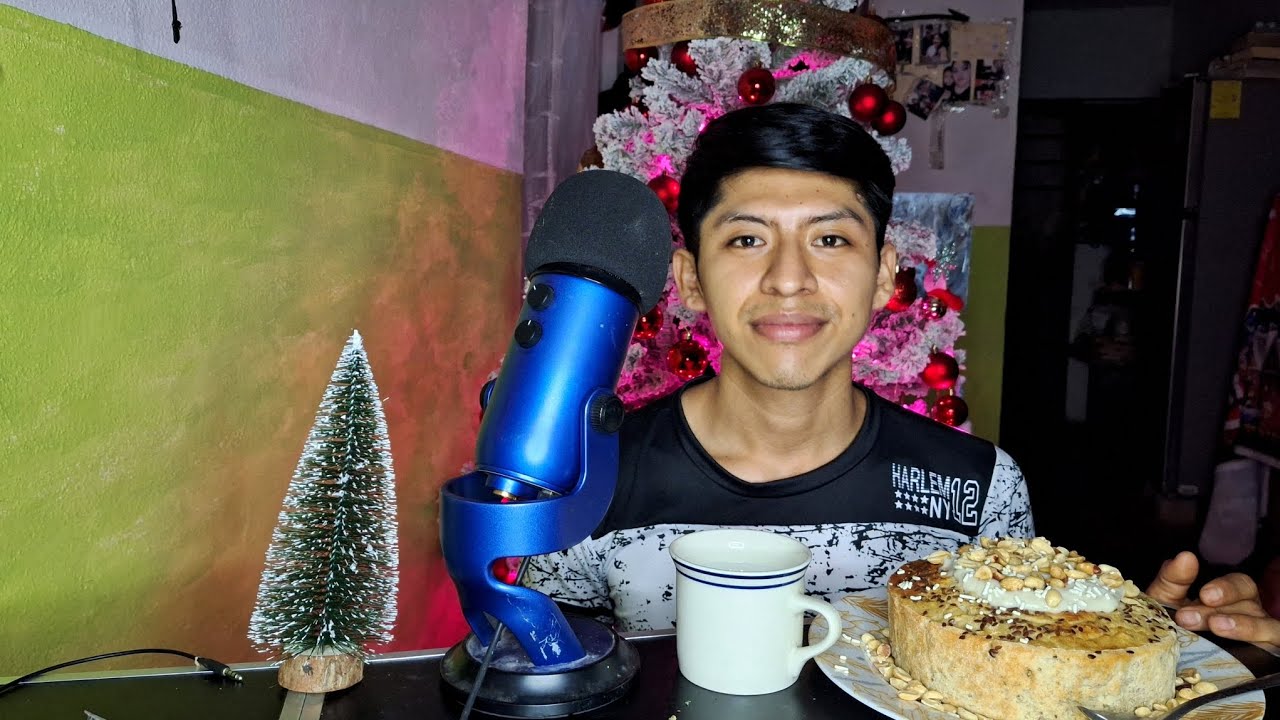 ASMR COMIENDO PASTEL RELLENO DE CREMA DE LECHE 