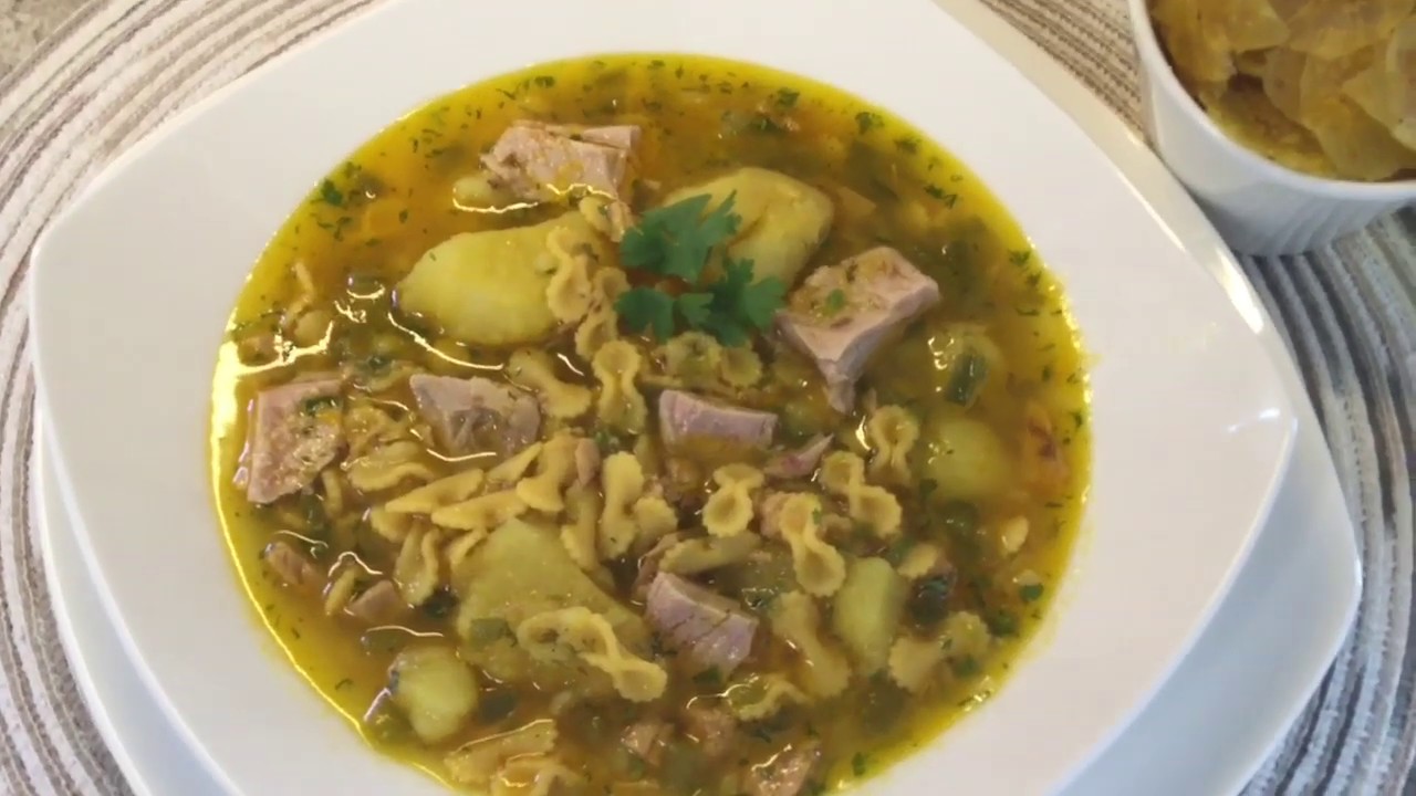 SOPA DE FIDEOS CON ATÚN (ECUADOR)
