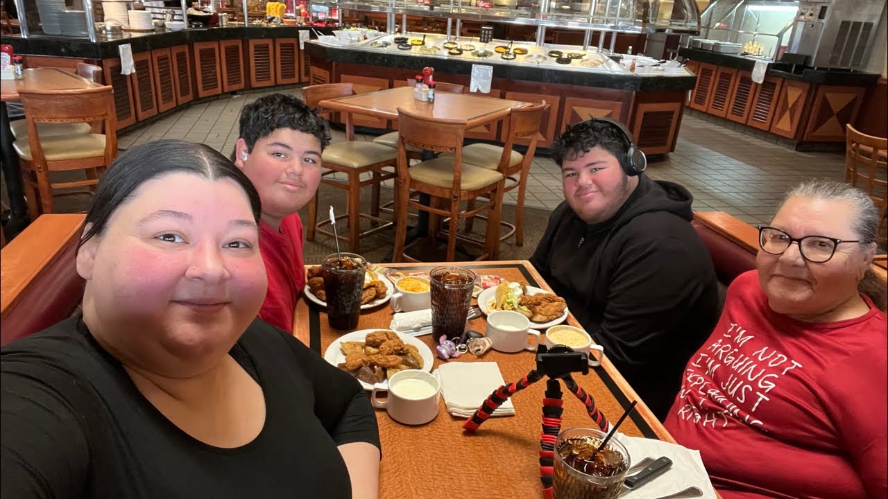 Sizzlers with the boys 💕