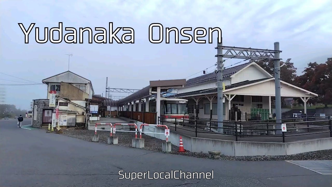 Walking in Yudanaka Onsen at Yamanouchi Town, Nagano, Japan