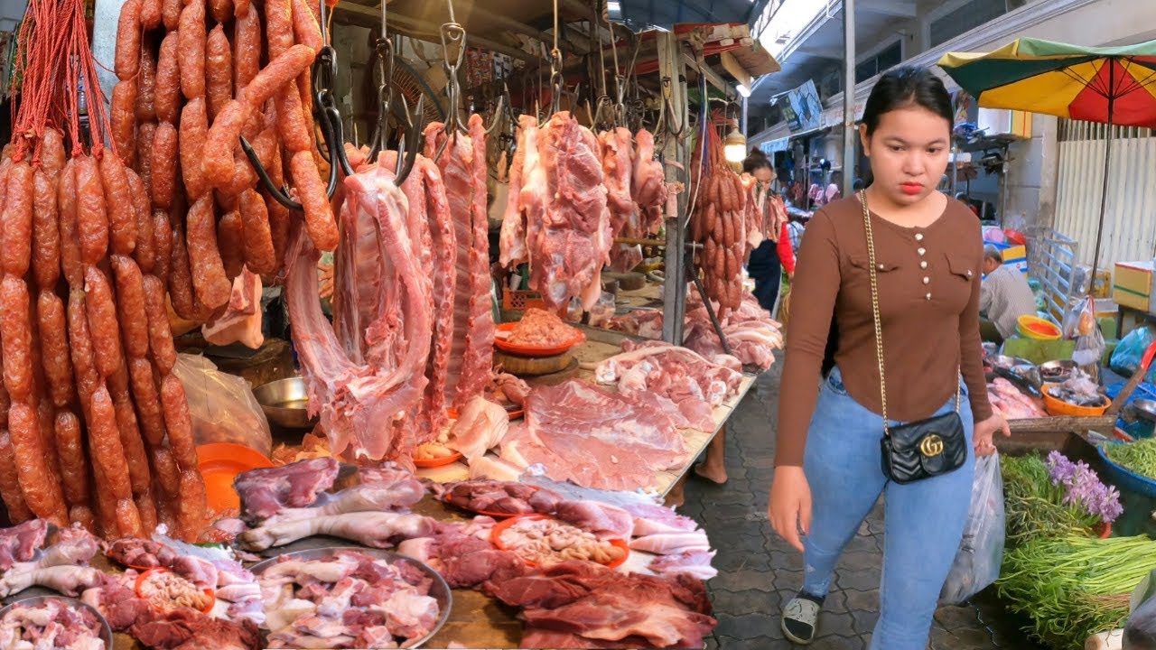 Cambodian street food, walking tour Phnom Penh traditional Market 2023