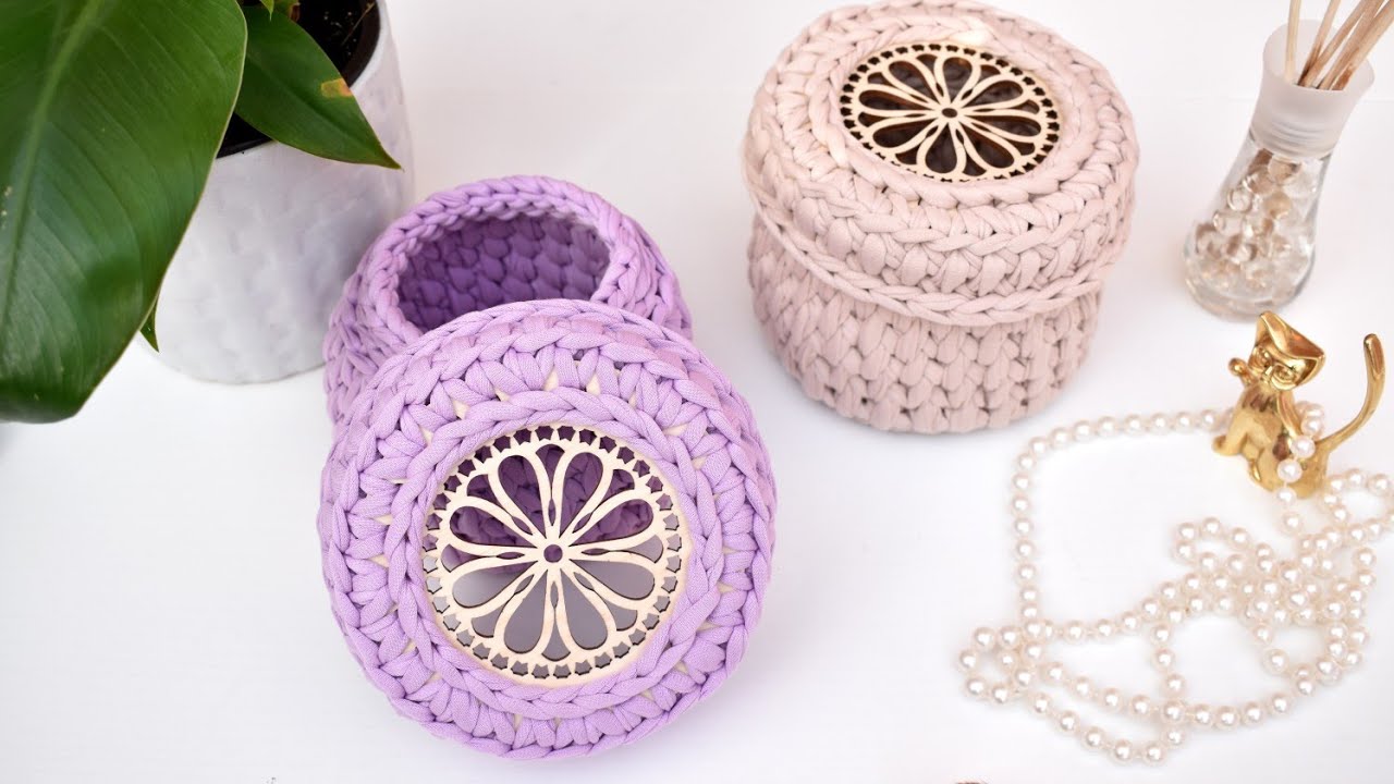 Crochet basket with wooden lid/top using tshirt yarn and wooden base Easy crochet basket