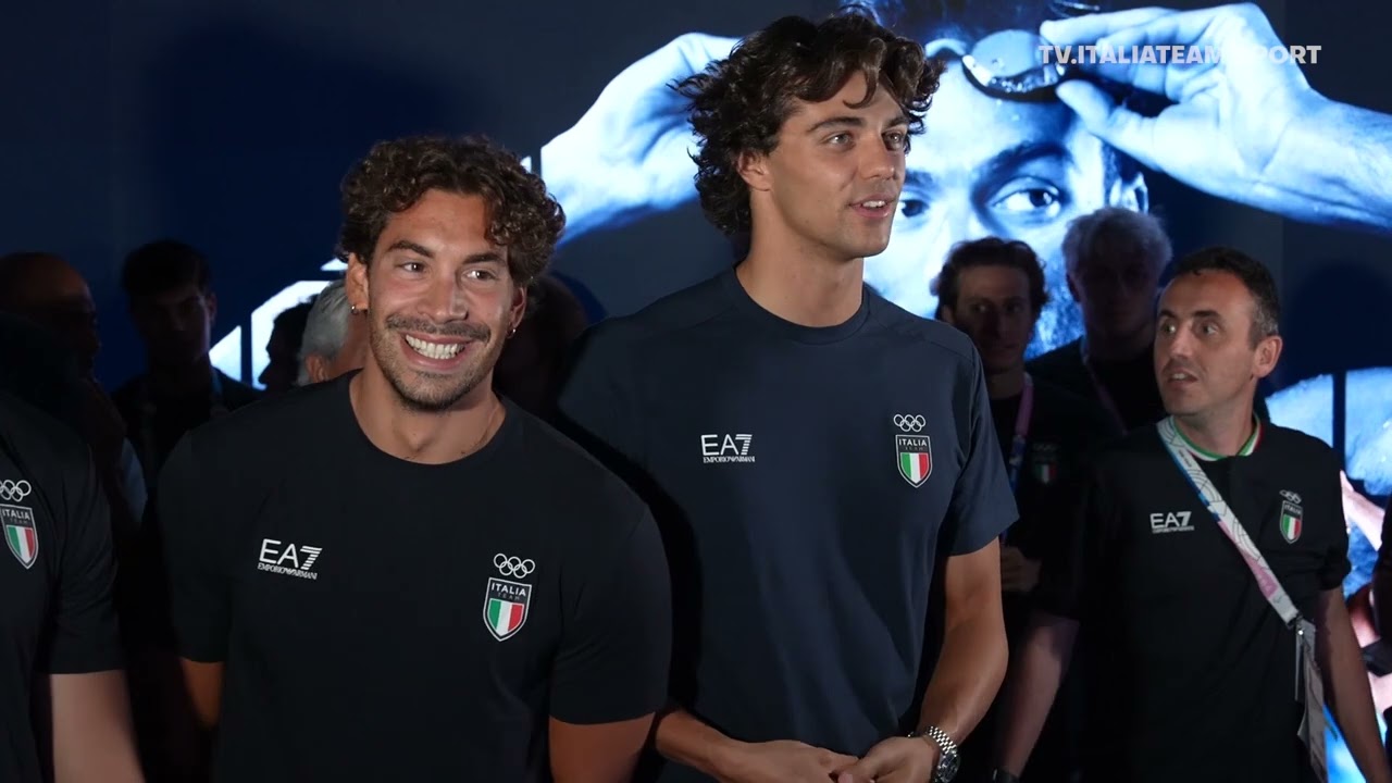 Parigi 2024 Squadra di Nuoto maschile a Casa Italia