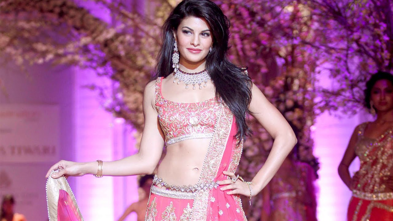 Jacqueline Fernandez at India Bridal fashion Week 2013