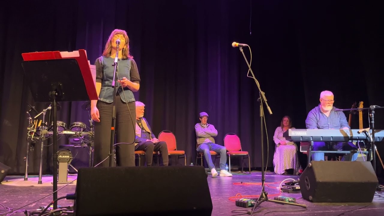 Lena Kelly sings 