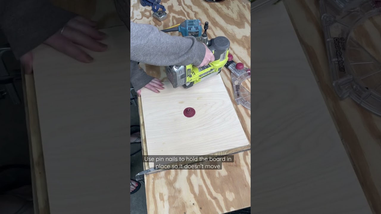 Circle cutting tip. #signmaking #circlecutting #woodensign #scrollsawart