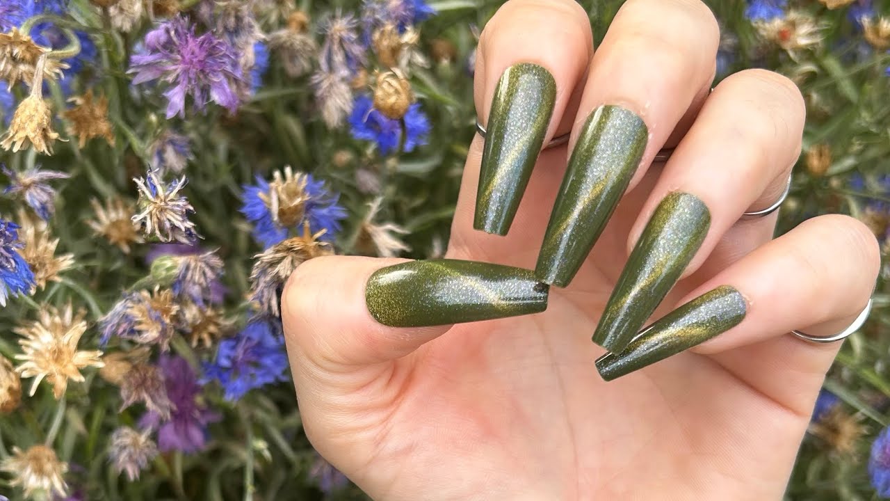 ASMR in the garden 🪴 - plants and bird sounds, camera tapping, concrete scratching with long nails