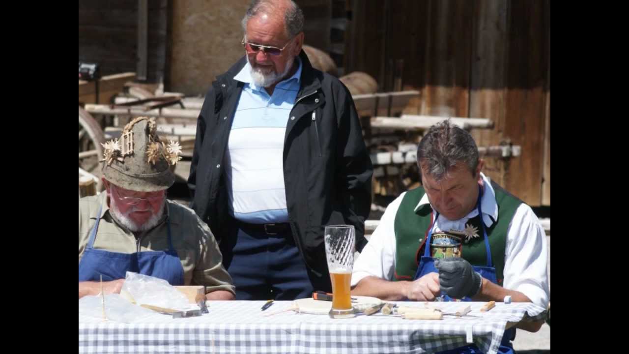 1. Edelweißschnitzer Wettbewerb im Markus Wasmeier Freilichtmuseum