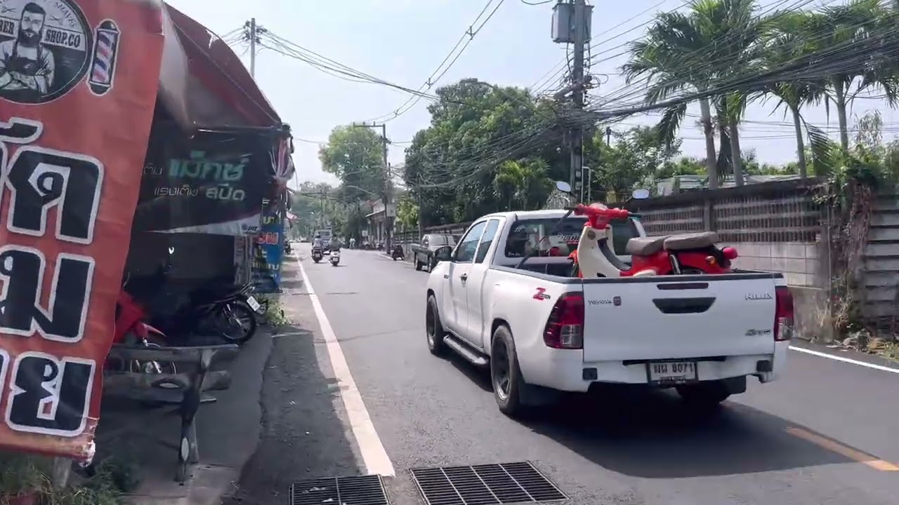 เดินไปคนเดียวนึกว่าจะไม่ไกลที่ไหนได้จนลิ้นห้อย