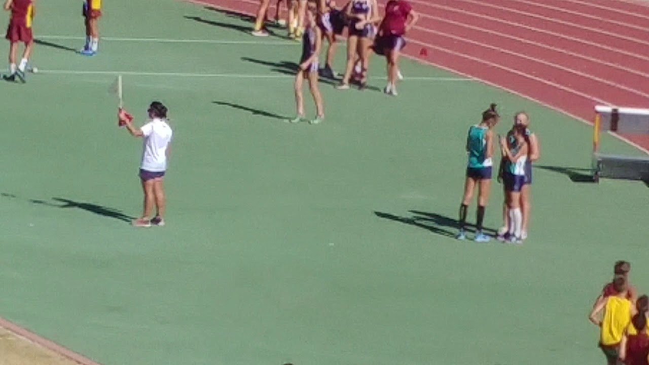 13year old wins 800m with one shoe.