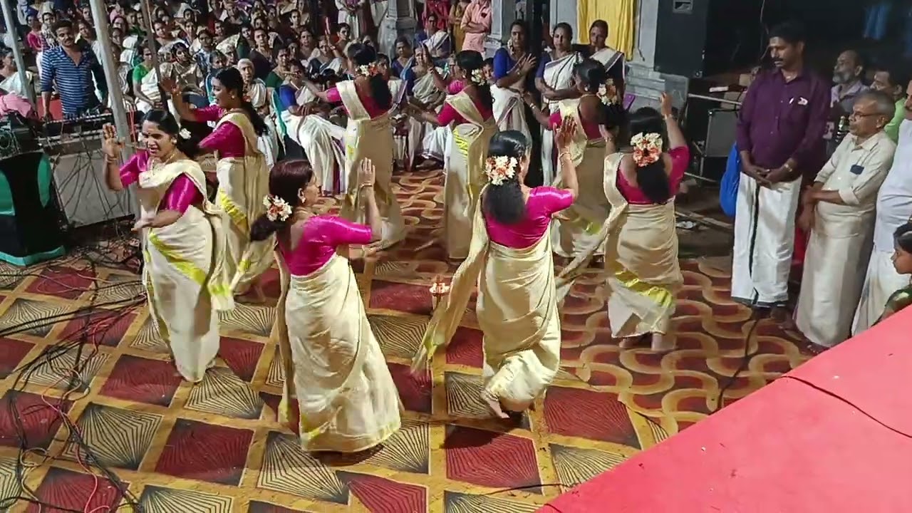 തിരുവാതിരക്കളി: ആർദ്ര ടീം, തൃക്കുറ്റിശ്ശേരി