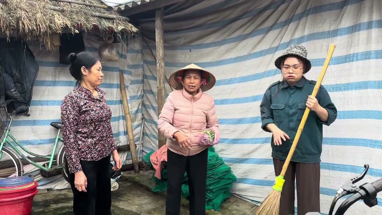 Mu hai Tom tem Được Ti tièn sang Đút lót Cho Nguyệt 