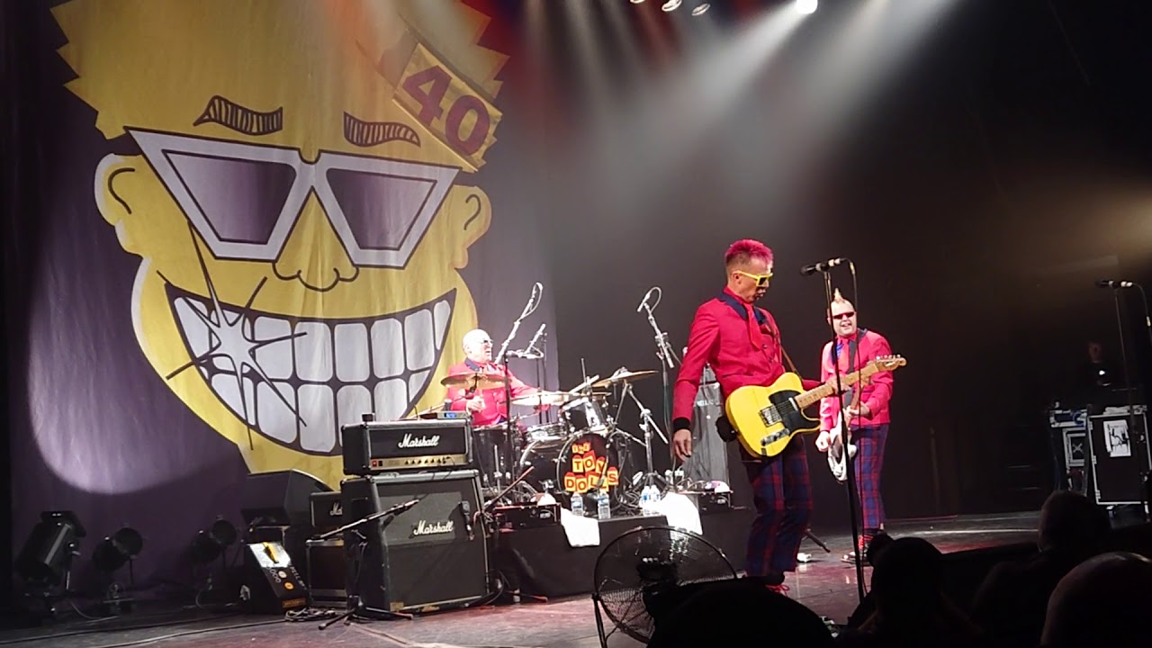 Toy Dolls - Intro + Fiery Jack - Paris - 29/11/2019