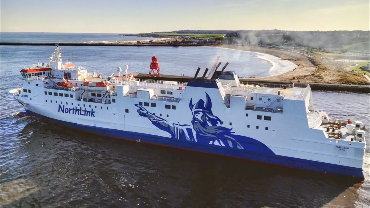 Northlink Hjaltland Ferry Leaving Tynemouth 
