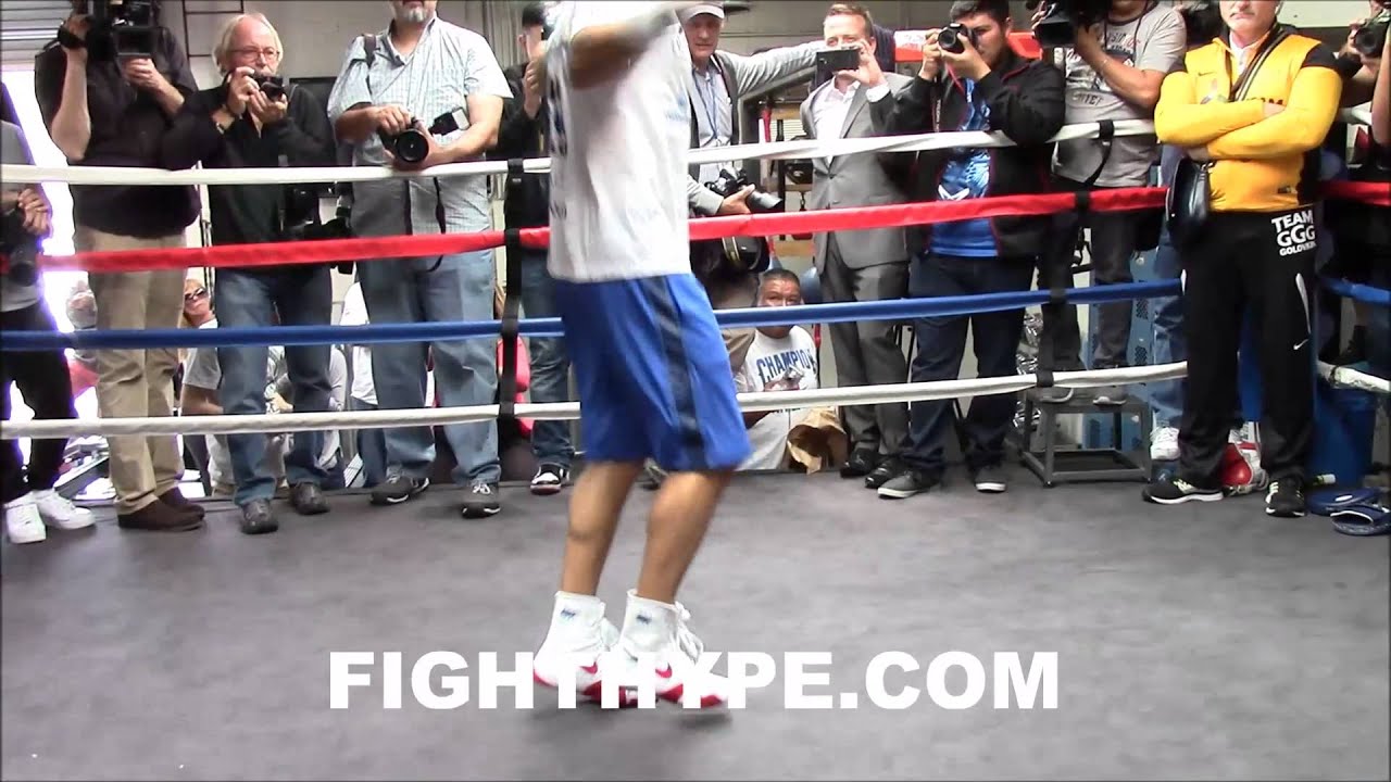 GENNADY GOLOVKIN SHOWS OFF JUMP ROPE SKILLS