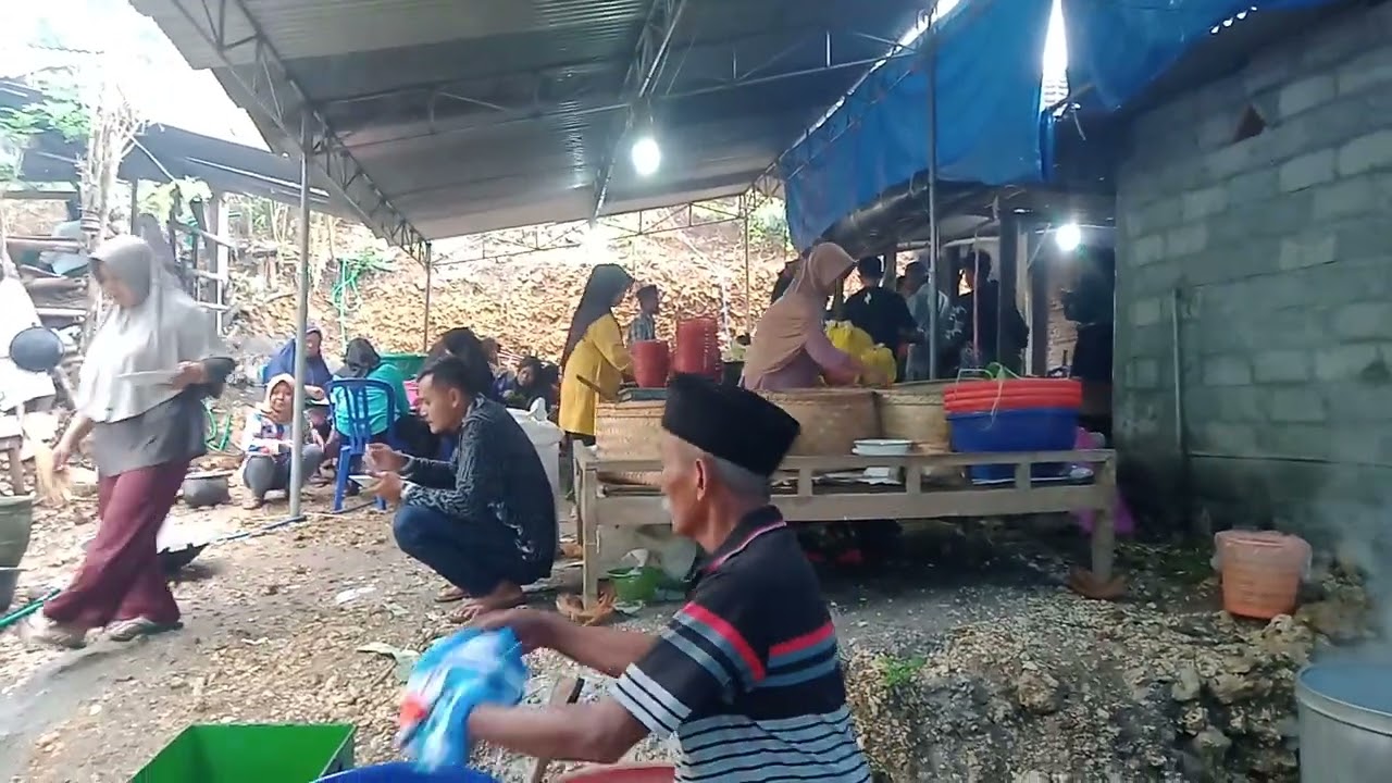 aktivitas kerukunan warga pedesaan blitar selatan jawa timur hajatan ngunduh mantu