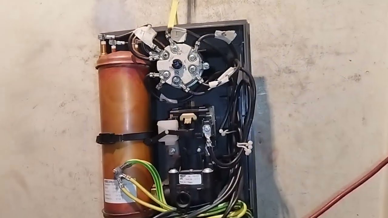 Reparación d Calefon ELÉCTRICO STIEBEL ELTRON  @inmobiliaria.ecuador #pichincha @AndroidQuito