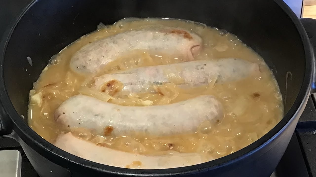 Andouillettes au vin blanc/Andouillettes in white wine
