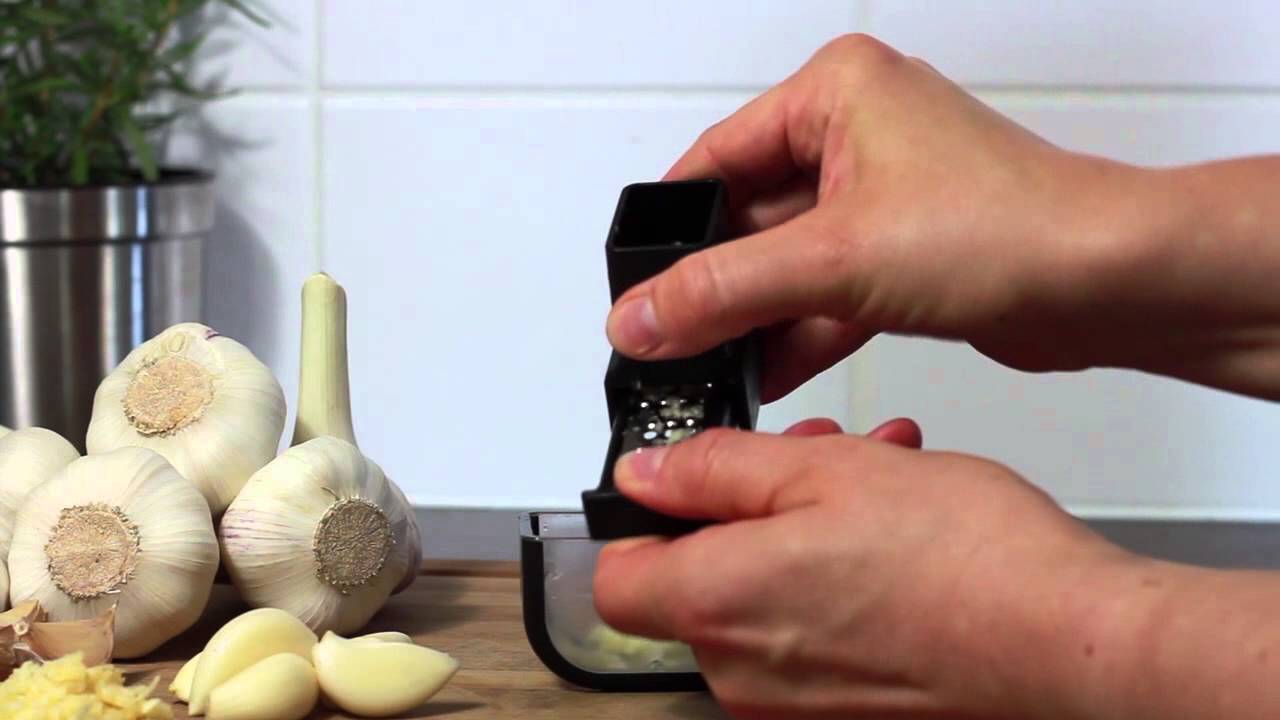 Microplane® Garlic Mincer