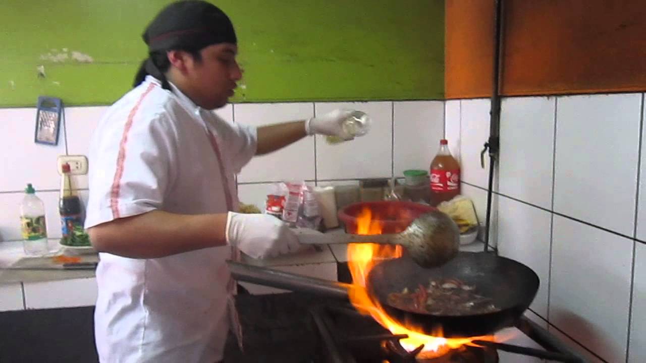 Tallarin saltado