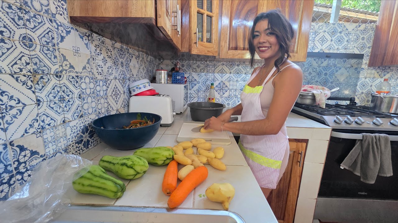 Preparando Los Panes Con Pollo😍Para más Noche