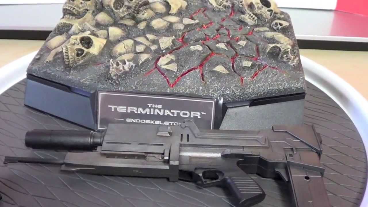 hot toys terminator endoskeleton 1/4 scale figure