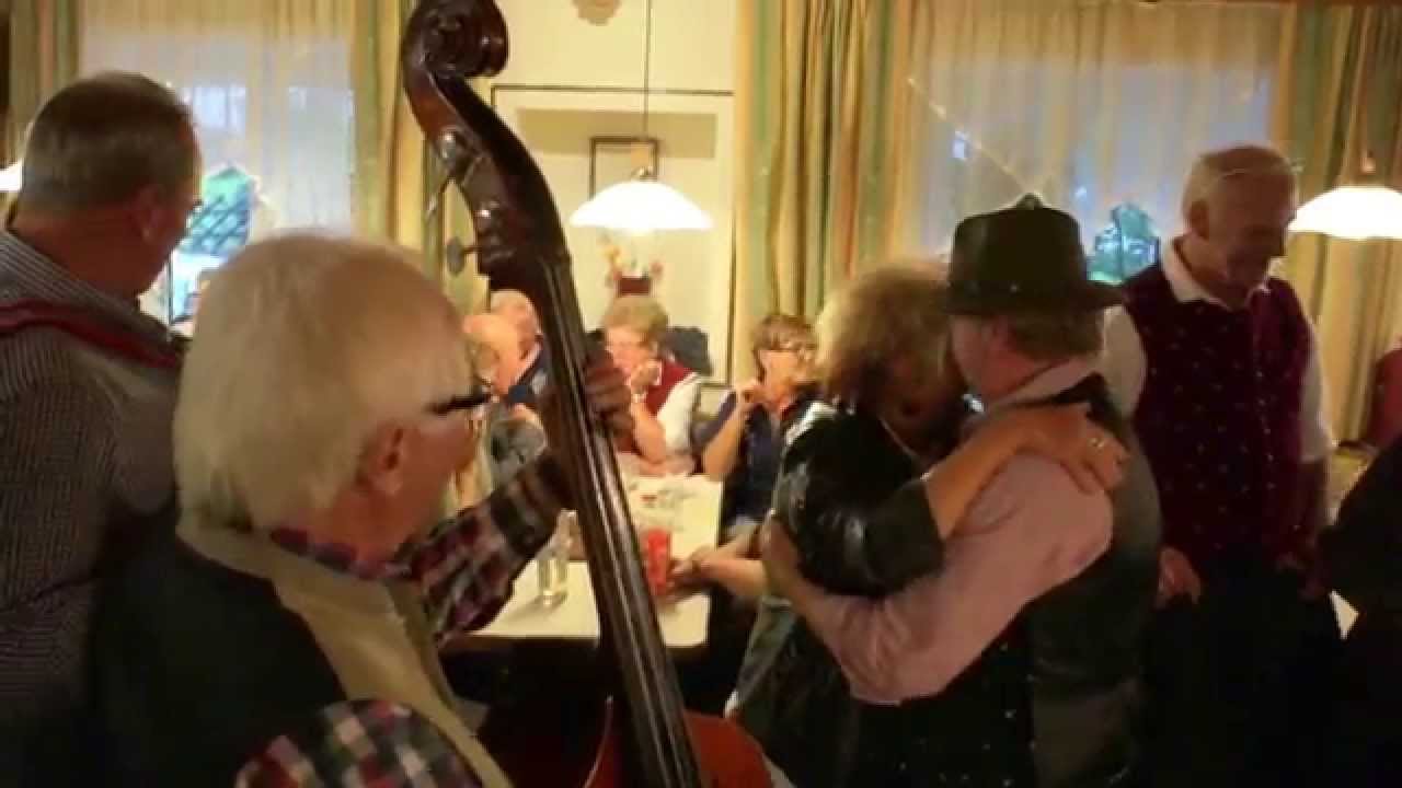 Birnkirtag Hirschegg, DorfCafe Riedl, Zirbnitz Buam, M&uuml;nzer Ewald, 14.9.2015-13zm  &copy; OlmHERZ