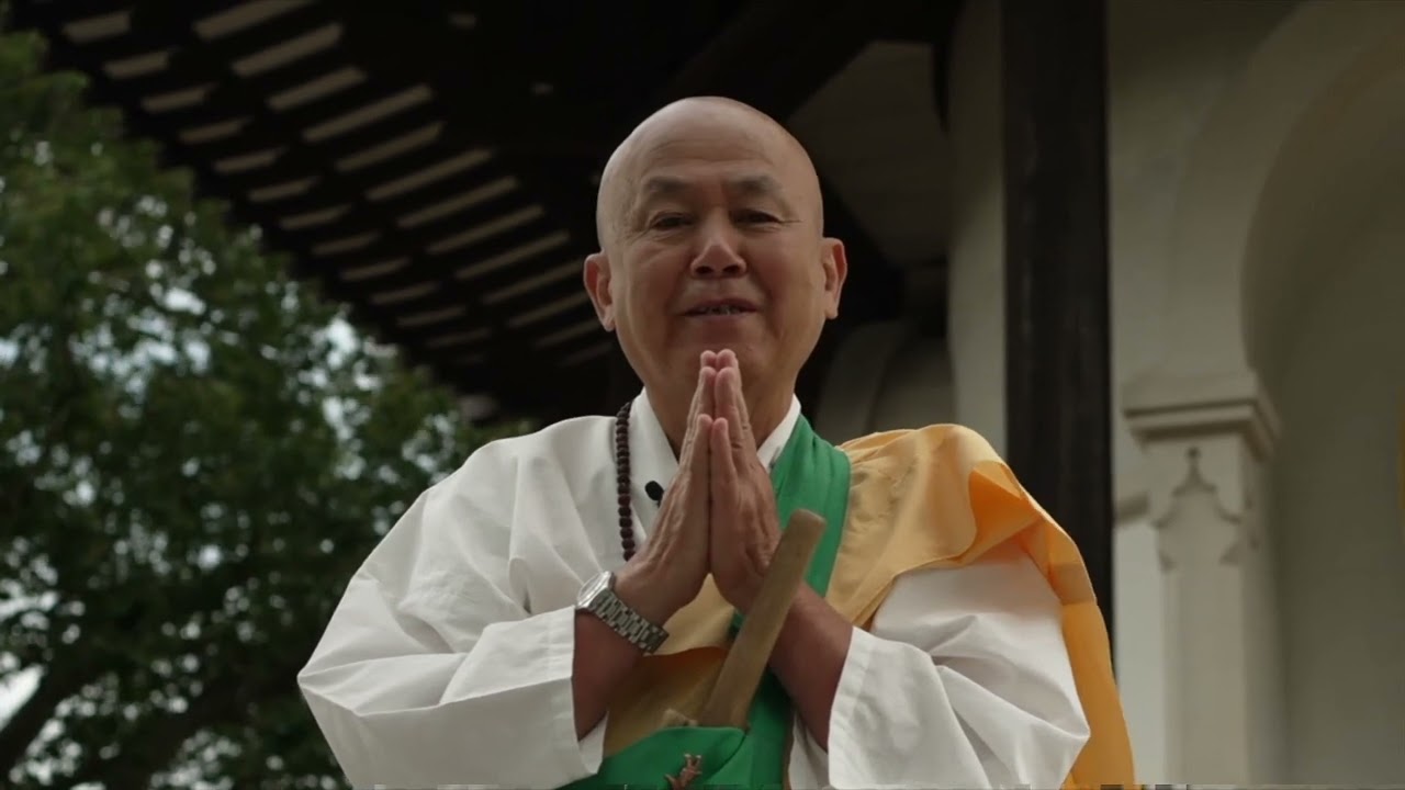 London Peace Pagoda: The Buddhist of Battersea Park