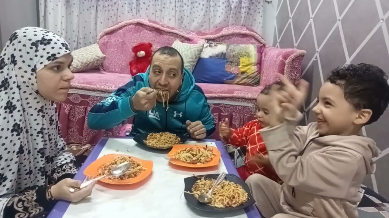 كل يوم كشري عمرو جوزي عايز ياكل كل يوم كشري