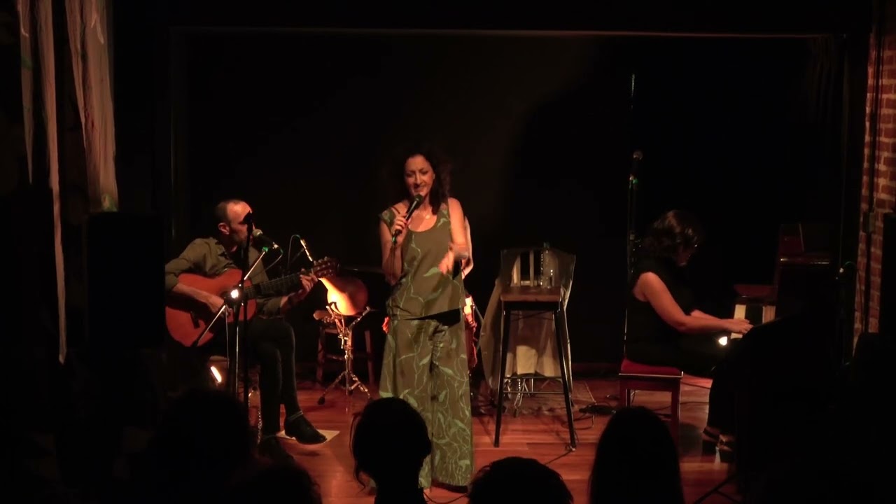 “Zamba de los días” (Ma. E. Walsh) en vivo. Florencia García Casabal. Dic. 2024.