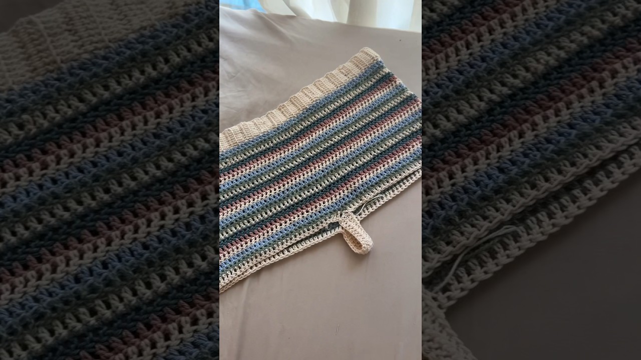 let's crochet shorts for my friend's bday 💕 (pattern in the comments)