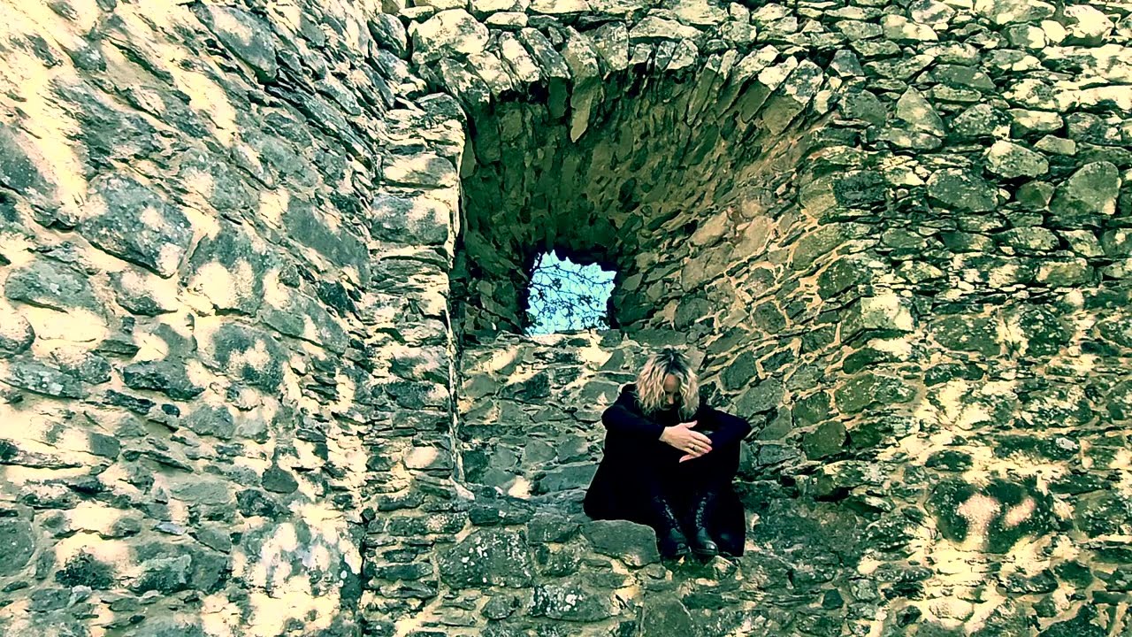 IKARA -  ØDRAZ HŘÍCHU (Official Video)