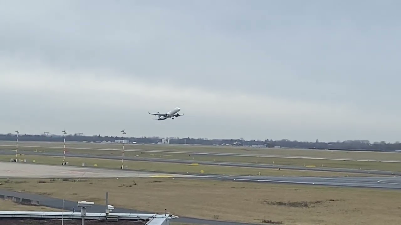 Aegan A321neo Takeoff at DUS 
