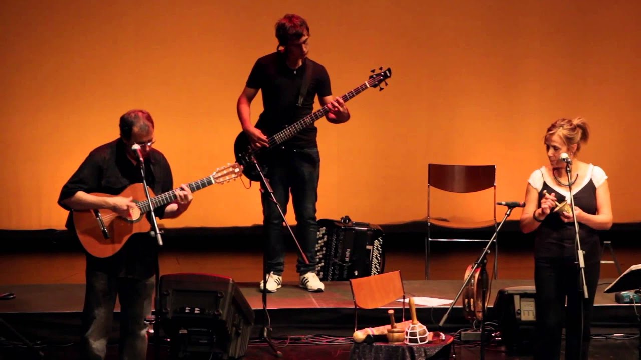 ABROJO FOLK interpreta  