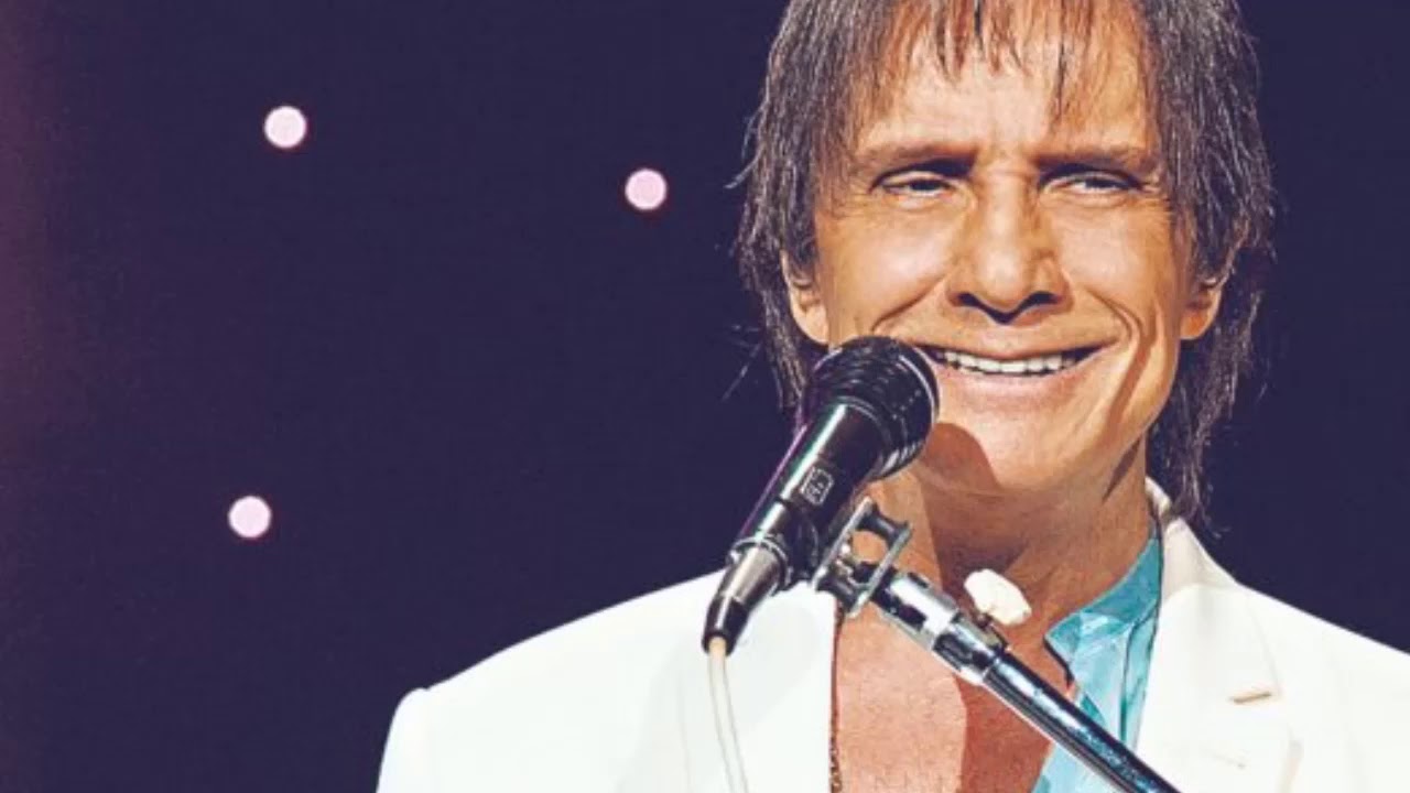ASÍ VIVE ROBERTO CARLOS