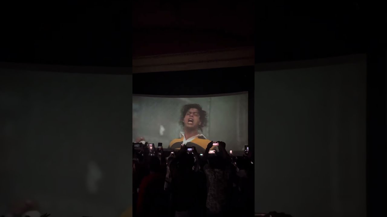 This is what SRK has earned over the years❤️. Audiences Reaction on watching DDLJ at Maratha Mandir!