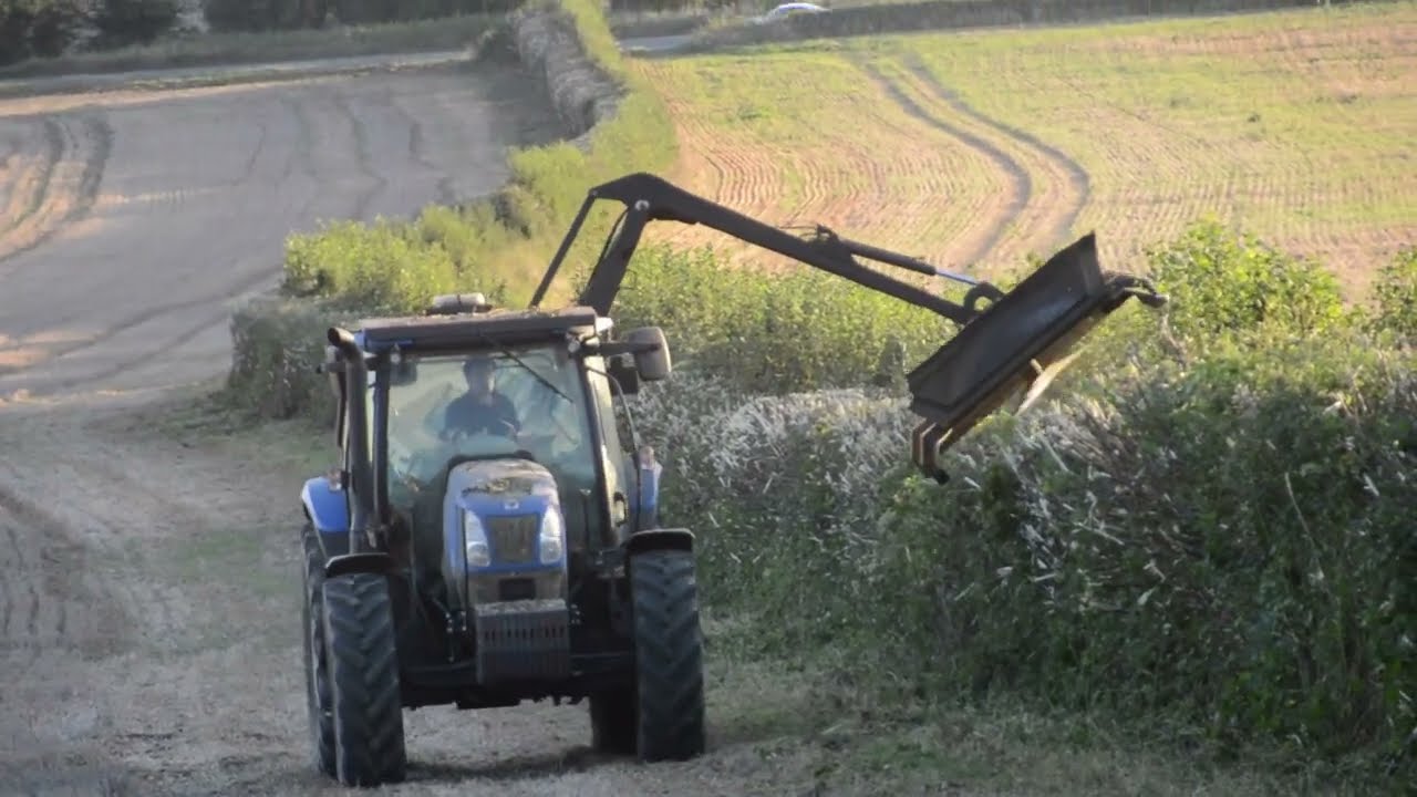 Hedgecutting 2023 - New Holland T6.155 with Mcconnel Rotary Head Trimming Hedges