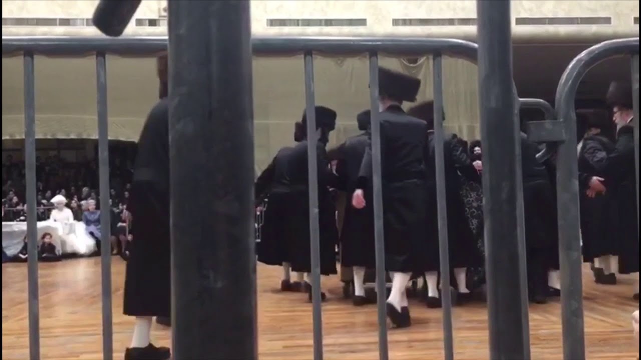 Kaliver & Vizhnitz Monsey Rebbe @ Grandchild's Mitzvah Tantz