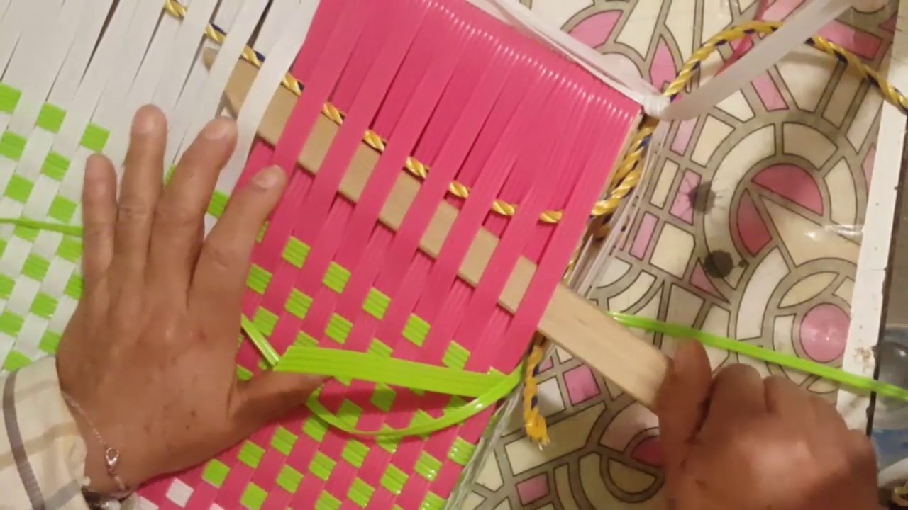 BOLSA ARTESANAL TEJIDA EN BASTIDOR PARTE 2