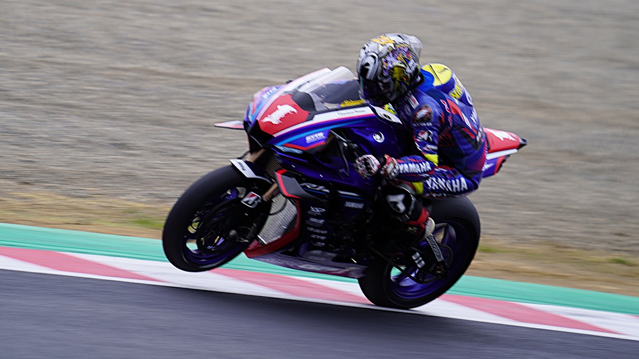 JSB1000クラス 初日午前の走行 ヘアピン S字 V字 コーナー MFJ全日本ロードレース選手権 公式テスト Round ZERO モビリティリゾートもてぎ