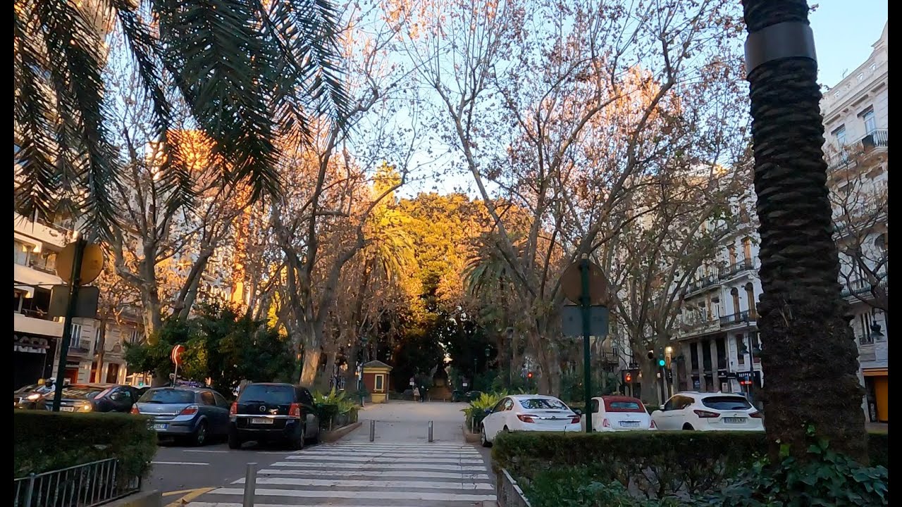 Caminando por Gran Vía hasta los jardines del Turia l Valencia, España l 4k walking l Enero 2022