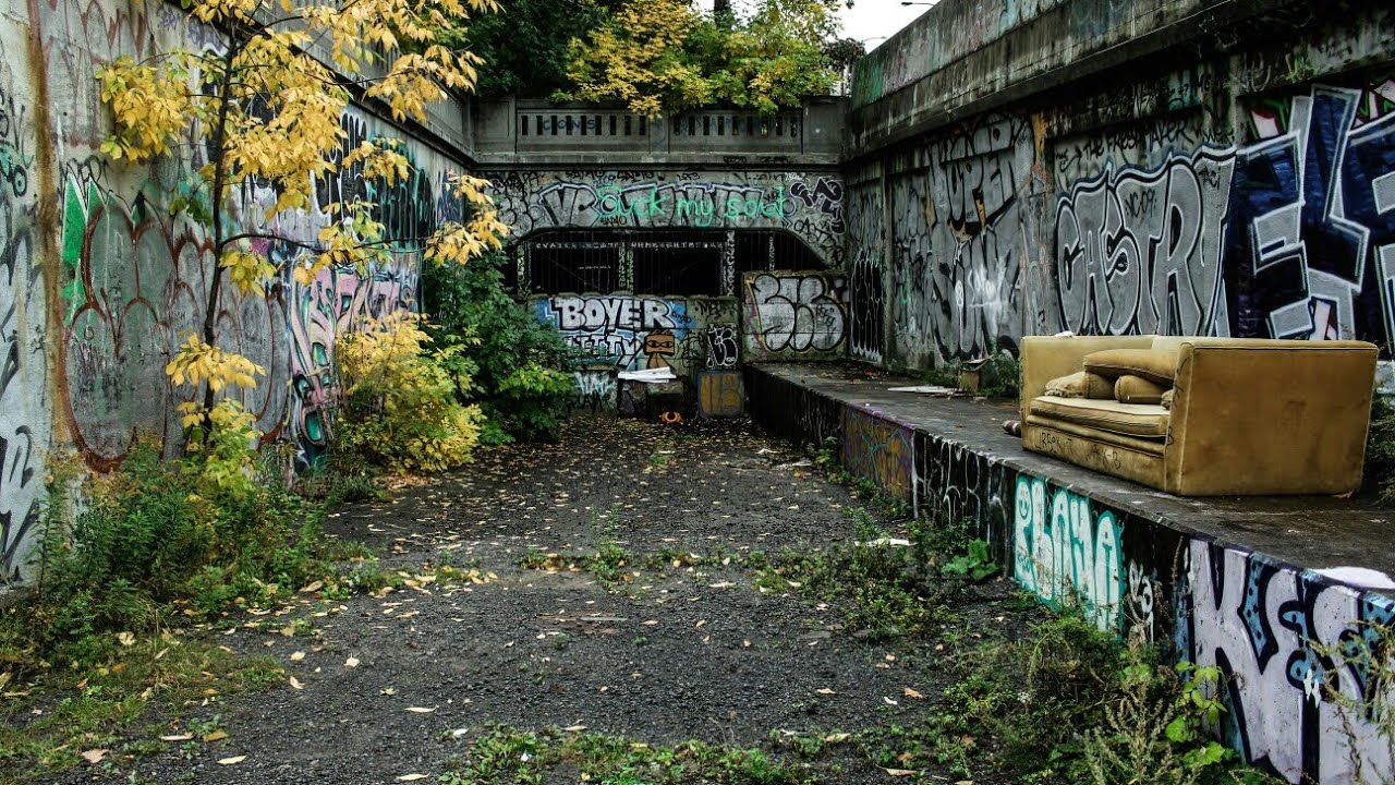 Exploring abandoned Wellington Tunnel Montreal Quebec