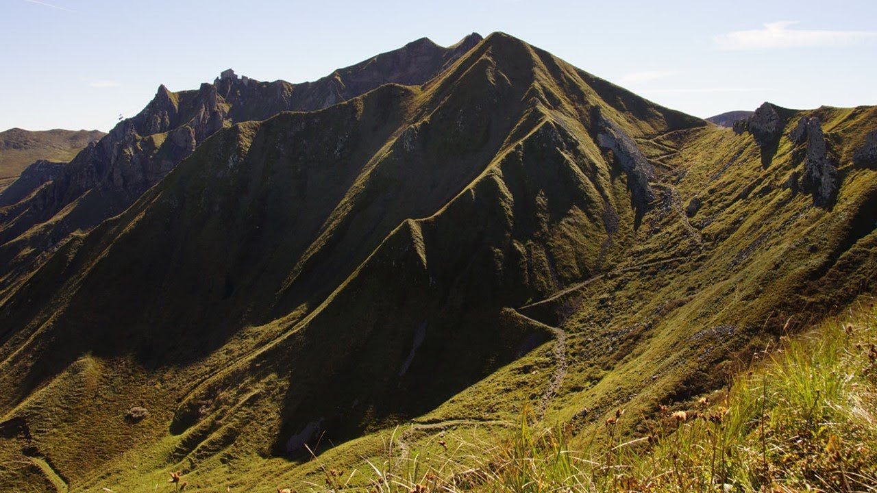 Roadtrip moto dans le massif du Sancy Auvergne