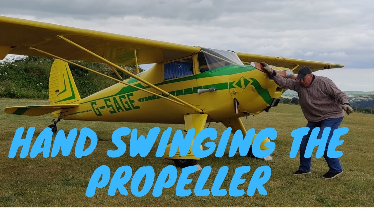 CLASSIC VINTAGE AIRCRAFT ENGINE START