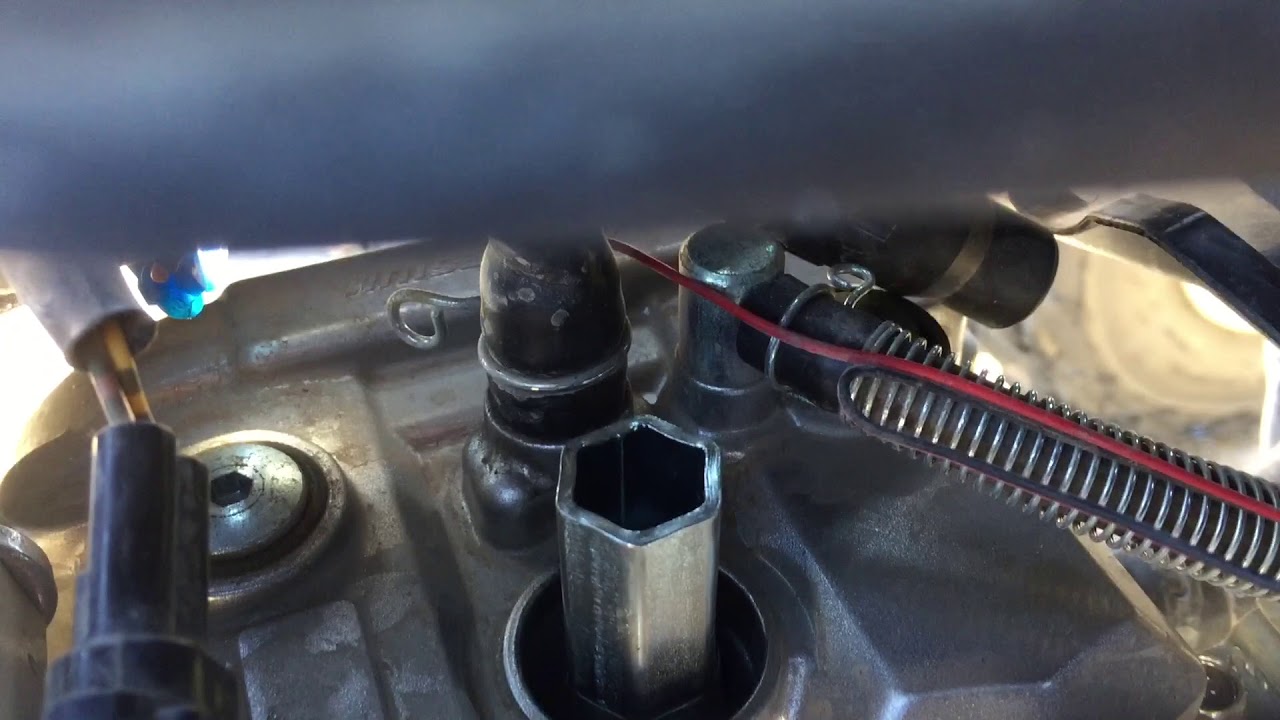 2013 Yamaha YFZ450 Spark Plug Change